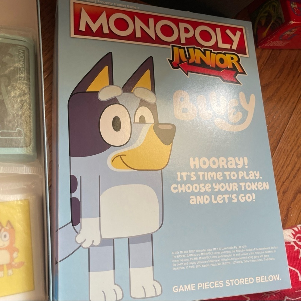 Hasbro Monopoly Junior: Bluey Edition Board Game for Kids New Open Box - Picture 2 of 11